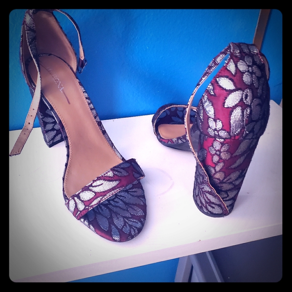 Fun red print pumps
